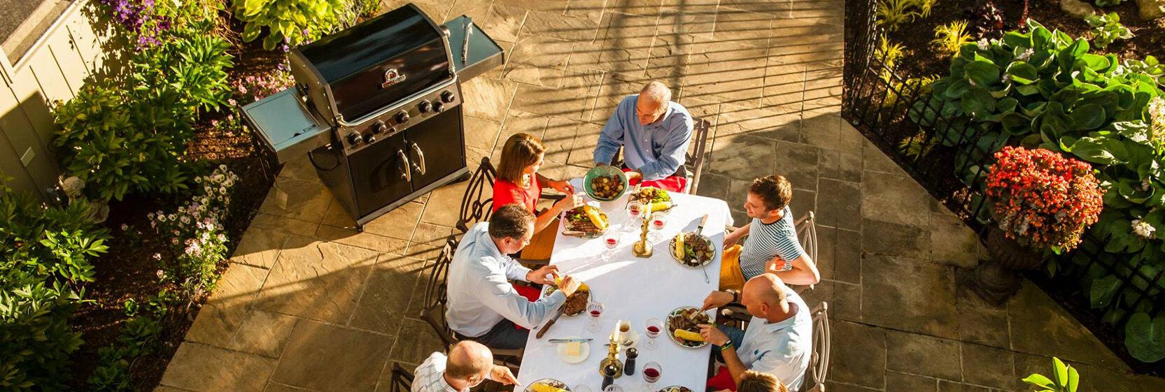 Kedvezményes áron a grill, ami egész évben társ a kertben