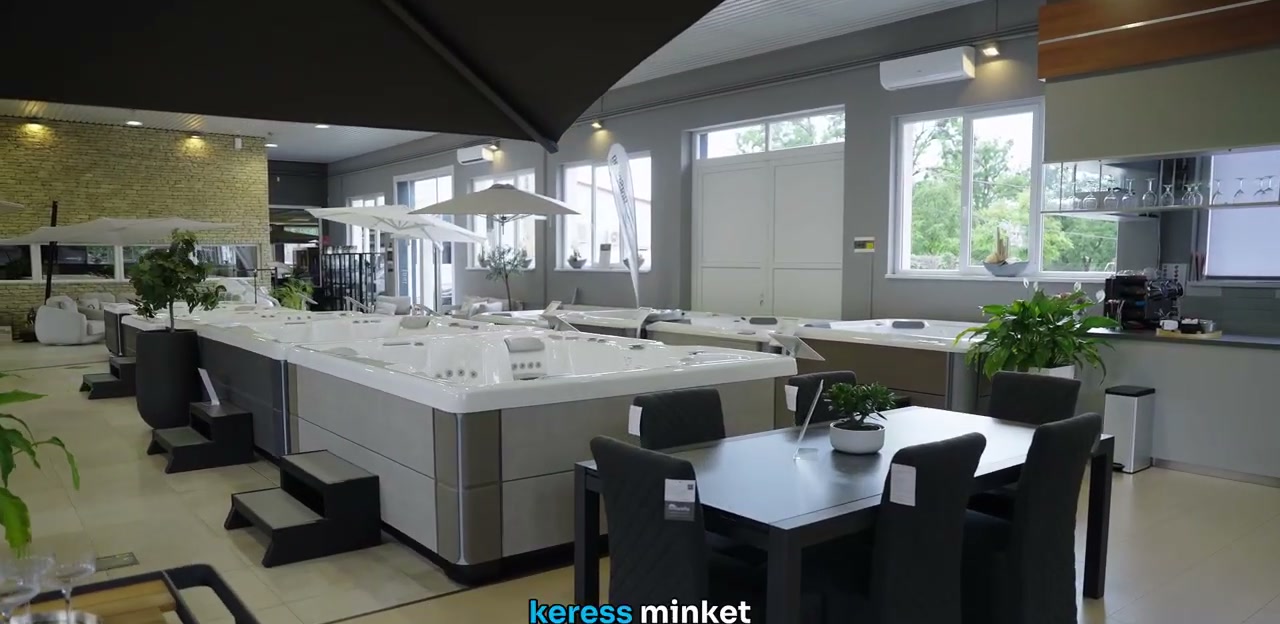 HotSpring masszázsmedencék a SpaTrend bemutatótermében