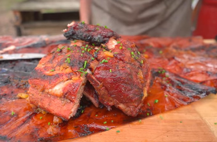 Malac borda ananászos-rumos pácban