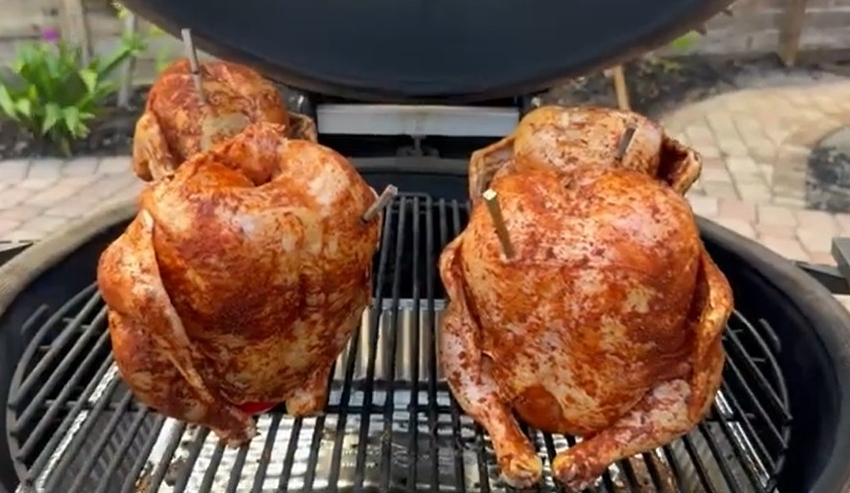 Egész BBQ csirke sörrel és citrommal