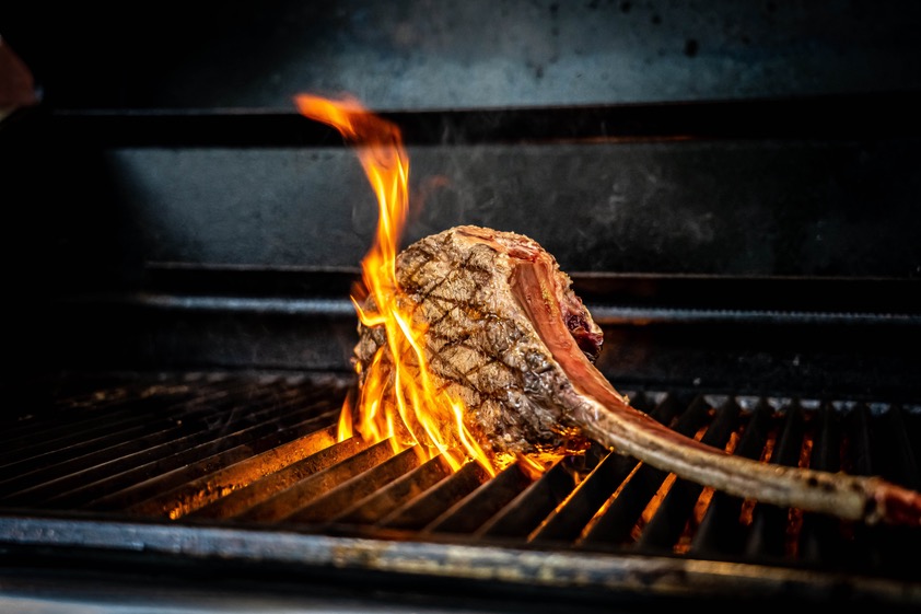 Reverse sear tomahawk steak – a tökéletes, maghőmérséklet-vezérelt steak