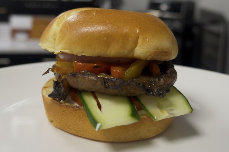 Görög portobello burger - a húsmentes grillburger, ami senkinek nem fog hiányozni a hús