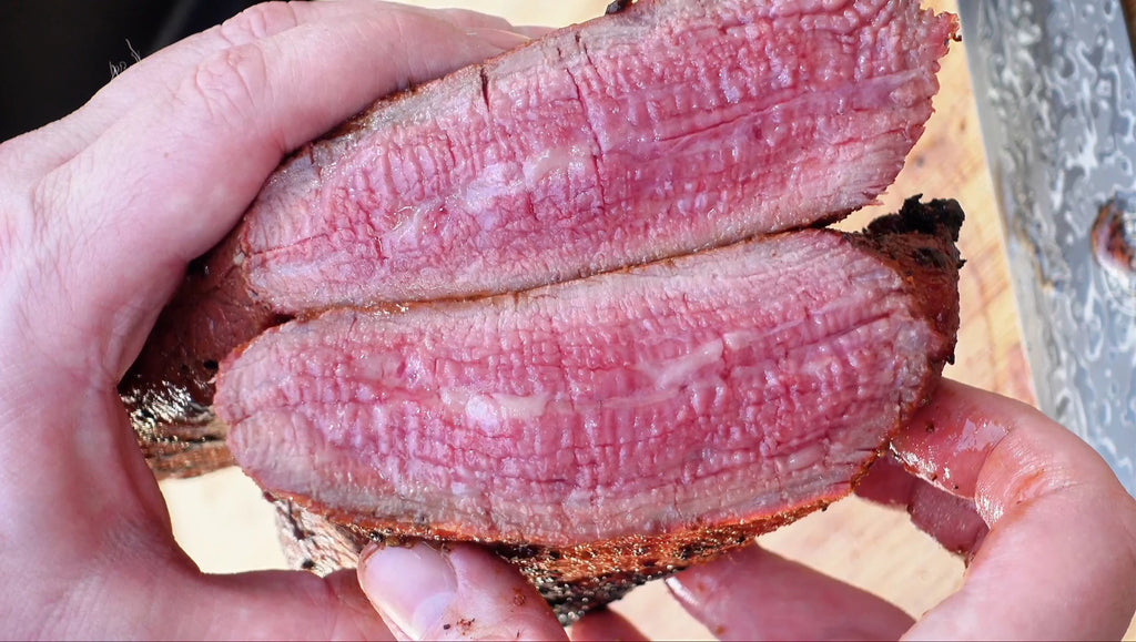 Reverse sear marha tri-tip - füstös kéreg, rózsaszín belső, tökéletes medium rare