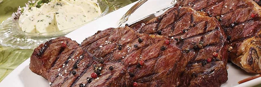 Grillezett New York steak kéksajtos fűszervajjal