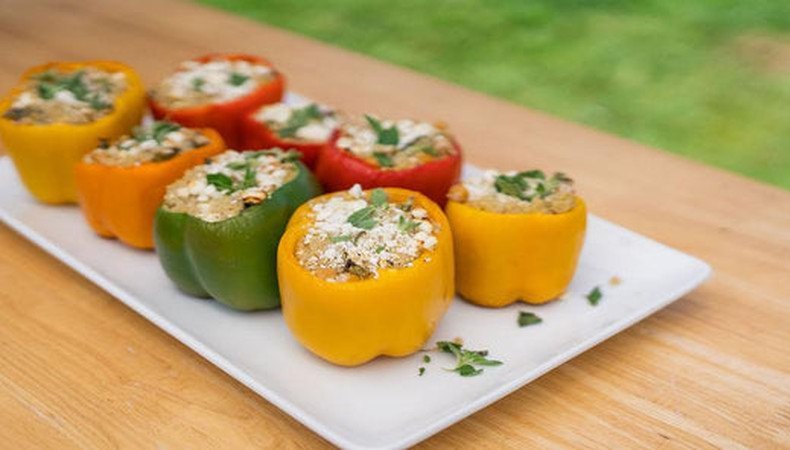 Quinoával töltött grillezett paprika mediterrán módra - könnyű vega vacsora