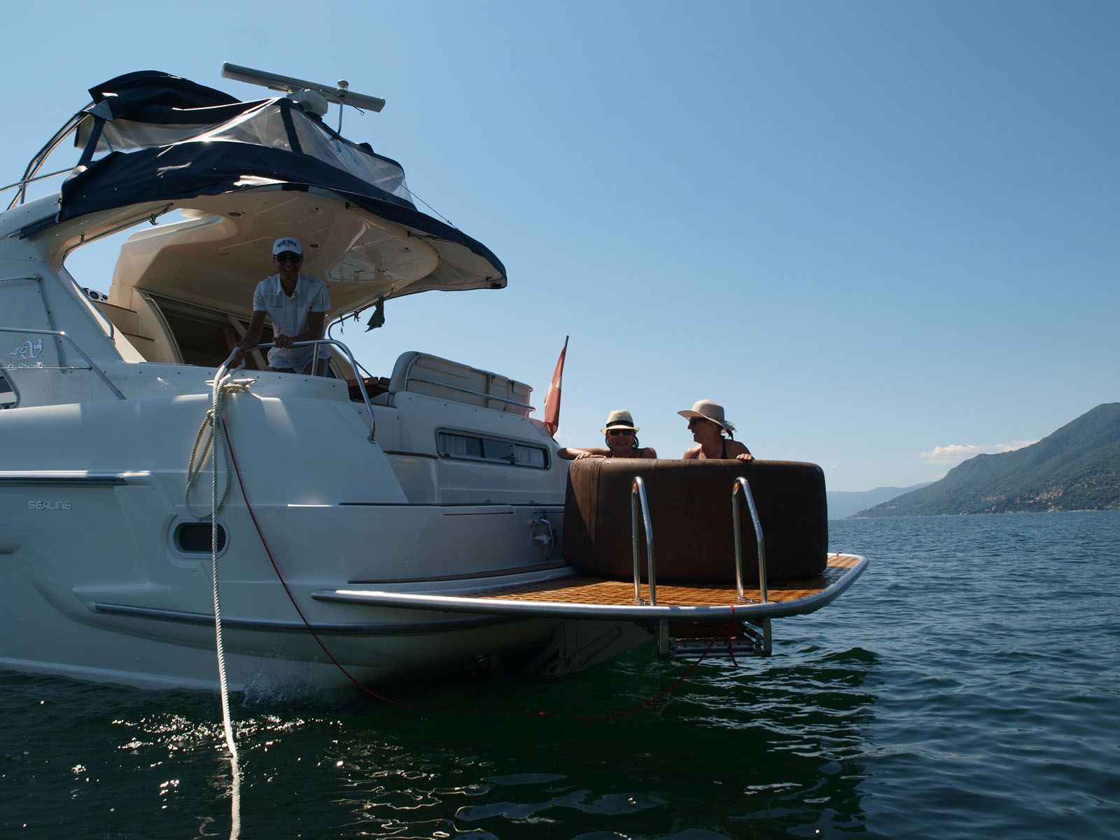 Pillekönnyű medence a yachton