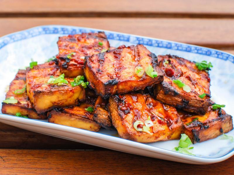 Vega finomság: Tofu a grillen