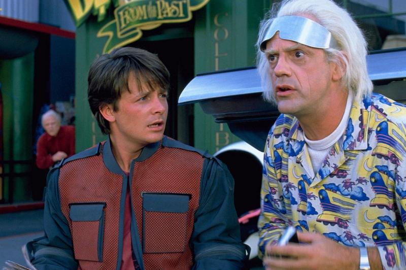 Nem kell visszamennünk a jövőbe, itt van Marty McFly repülő deszkája!