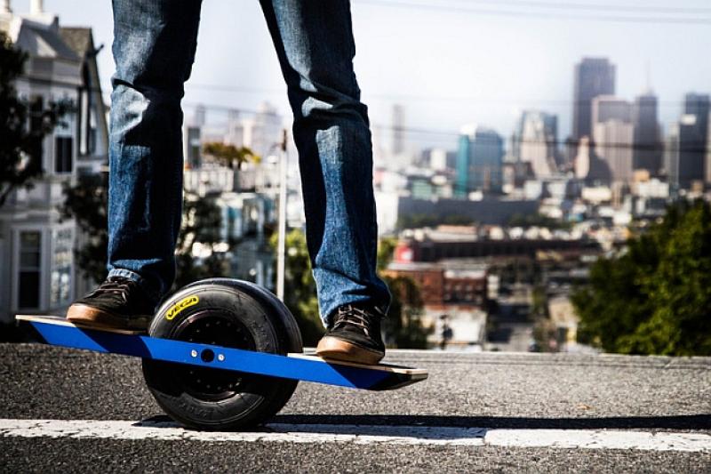 Szörfözz az aszfalt hátán! Itt a Onewheel deszka!