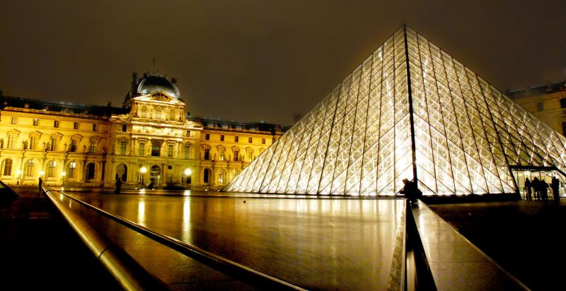 Boldog szülinapot! Huszonöt éves a Louvre üvegpiramisa