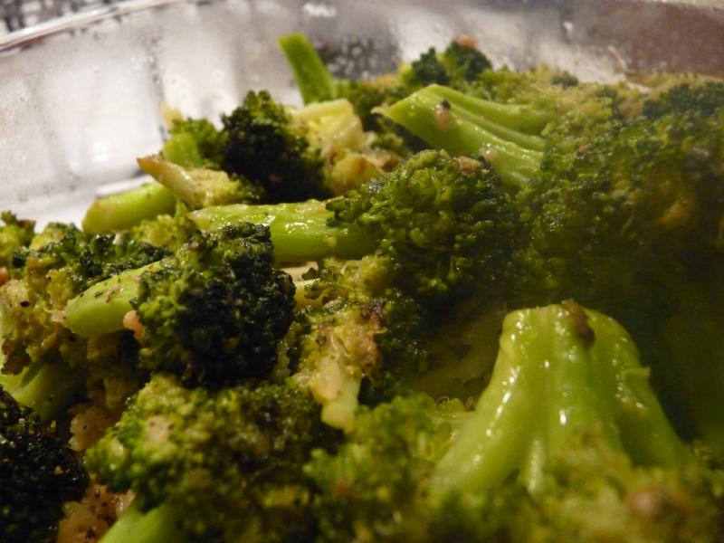 Készíts grillezett brokkolit sriracha szószban