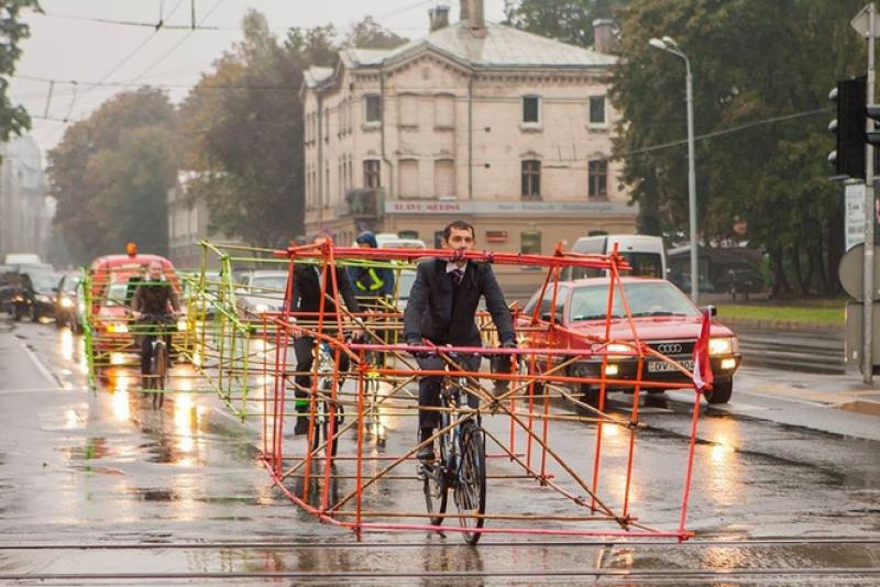 Mi lenne, ha minden bicikli annyi helyet foglalna, mint egy autó?