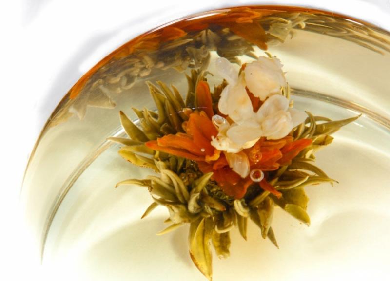 Virágba borult tea